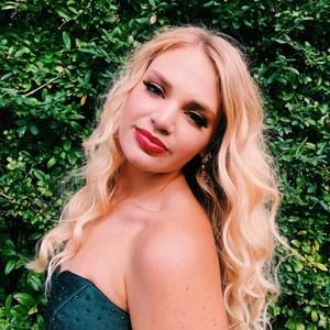 Meet your Posher, Chloe